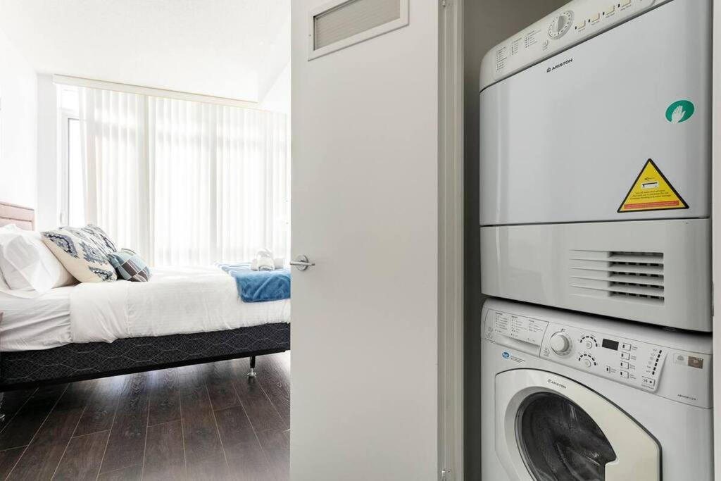 Guestic At Cityplace - Lake View & One Free Parking Toronto Exterior foto